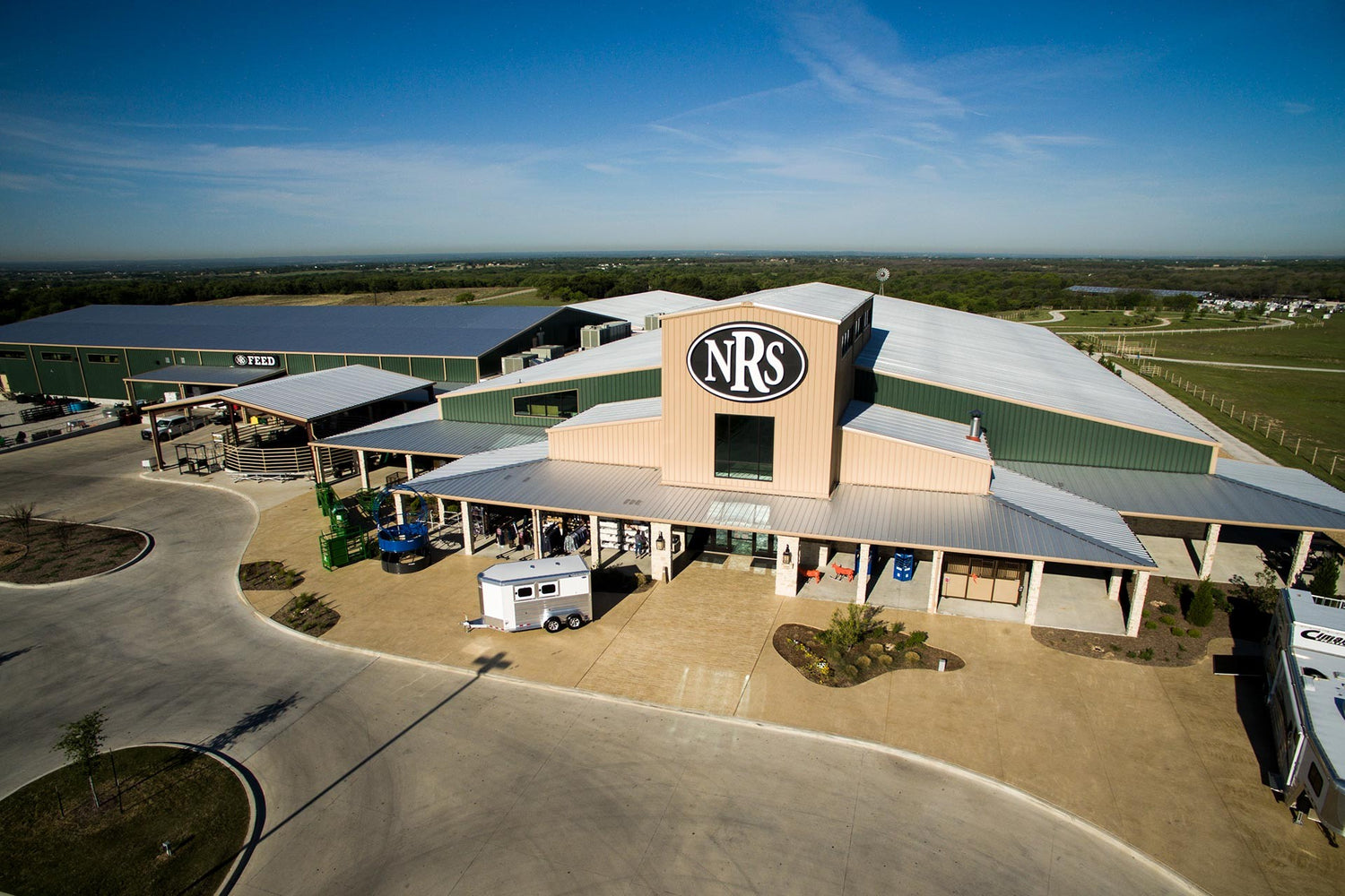 Pre race equines, BCAA equine, BCAA horses, Horse nutrition, Equine nutrition, Weight gain supplements for horses, Weight gain supplements for equines, Foals supplementation, Foal supplement, Supplements for foals, Healthy foal, Newborn foal supplement, Products for newborn foal, Newborn foal care, Foals essential care, Newborn foal, Foal products, Mares nutrition, Nutrition for mares