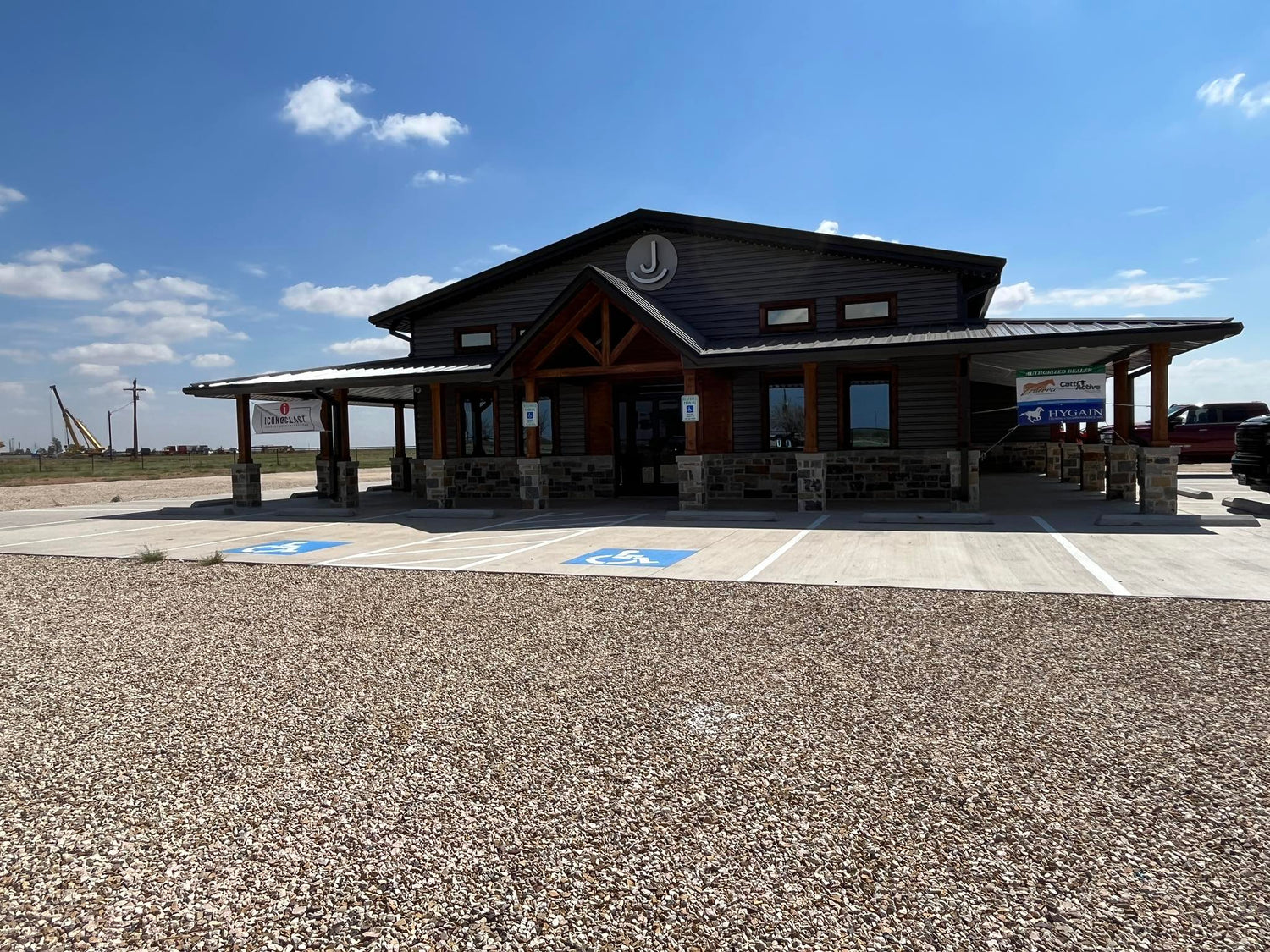 Pre race equines, BCAA equine, BCAA horses, Horse nutrition, Equine nutrition, Weight gain supplements for horses, Weight gain supplements for equines, Foals supplementation, Foal supplement, Supplements for foals, Healthy foal, Newborn foal supplement, Products for newborn foal, Newborn foal care, Foals essential care, Newborn foal, Foal products, Mares nutrition, Nutrition for mares