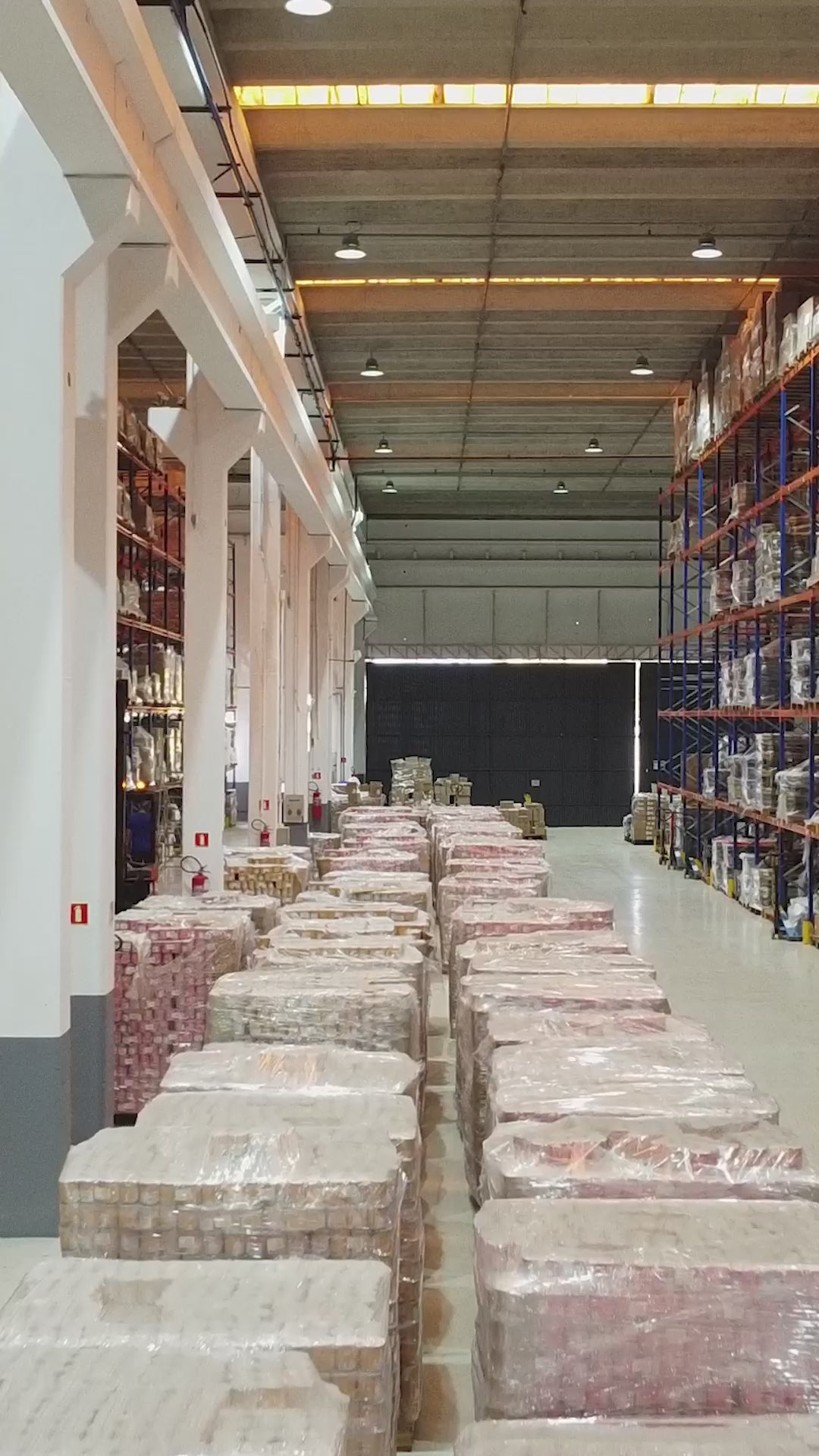 Load video: Equine metabolic, Horse metabolic, Pelleted horse, Pelleted equine, Horse digestion, Equine digestion, Horse intestine, Equine intestine, Horse gut health, Equine gut health, Horse nutrition care, Equine nutrition care, Hoof supplements horse, Hoof supplements equine, Healthy coat for horses, Healthy coat for equines, ATP horses, ATP equines, Pre race horses, Complete equine performance products